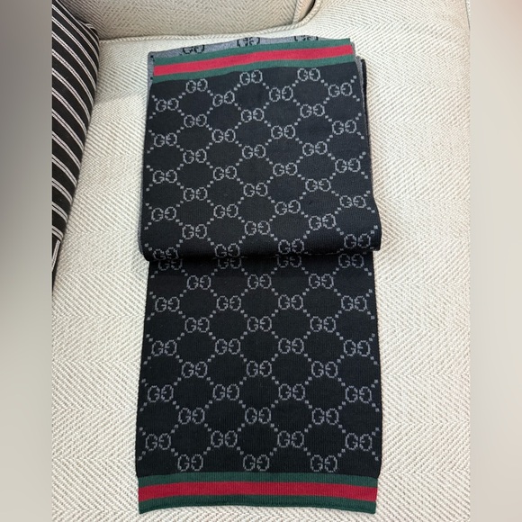 gucci scarf - Picture 4 of 7